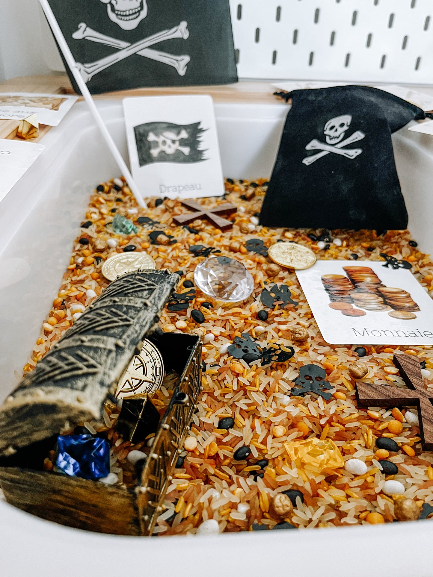 Boite sensorielle Pirates