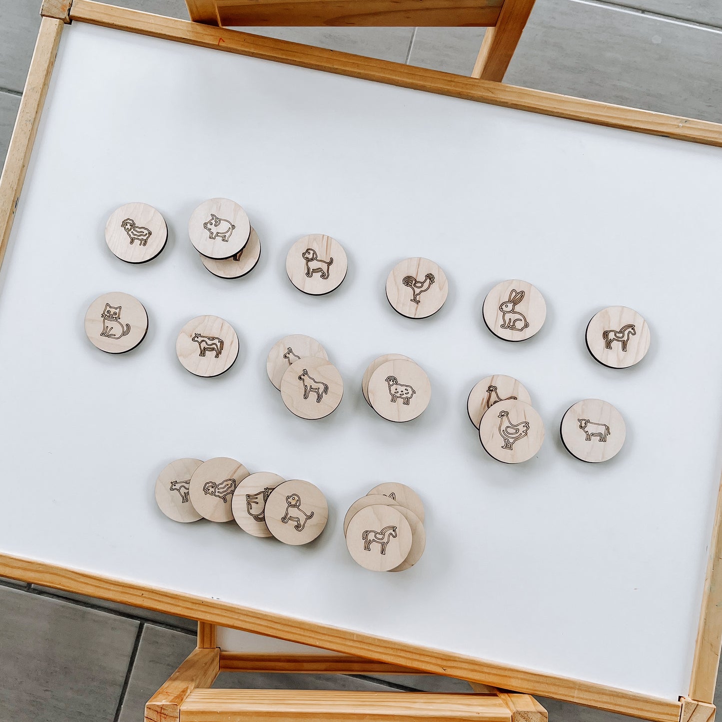 Jeu de mémoire ferme en bois