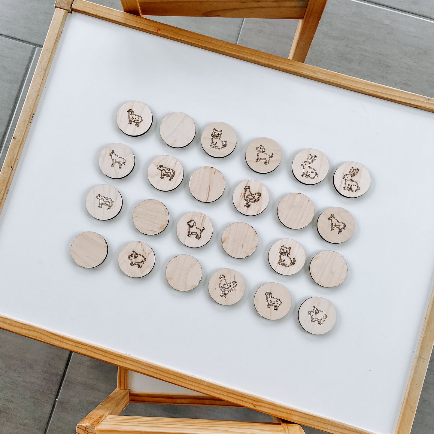 Jeu de mémoire ferme en bois