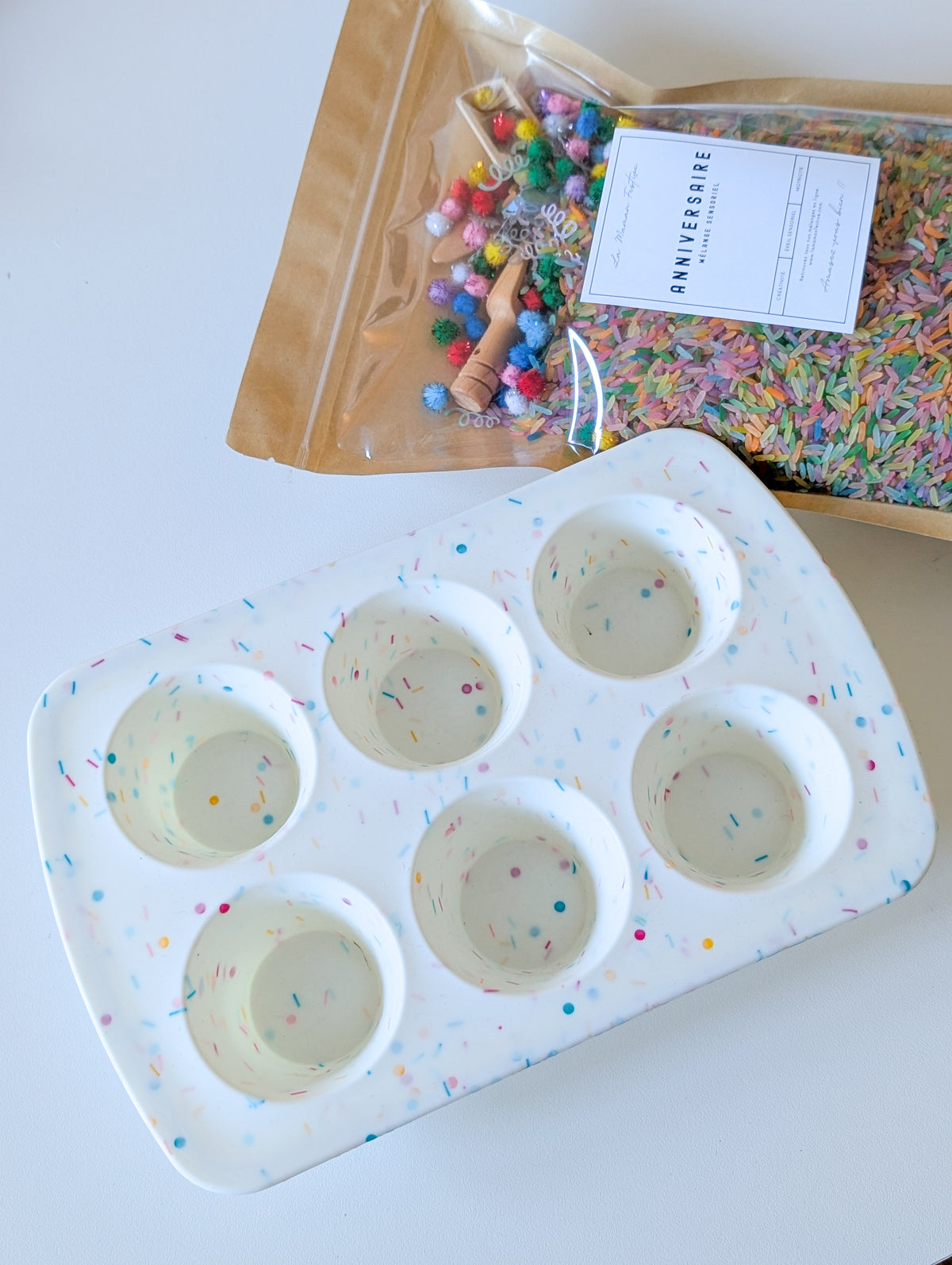 Moule à cupcakes - Boîte sensorielle Anniversaire